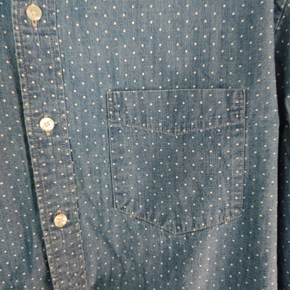 2/$30 American Eagle Button Up - Picture 2 of 6